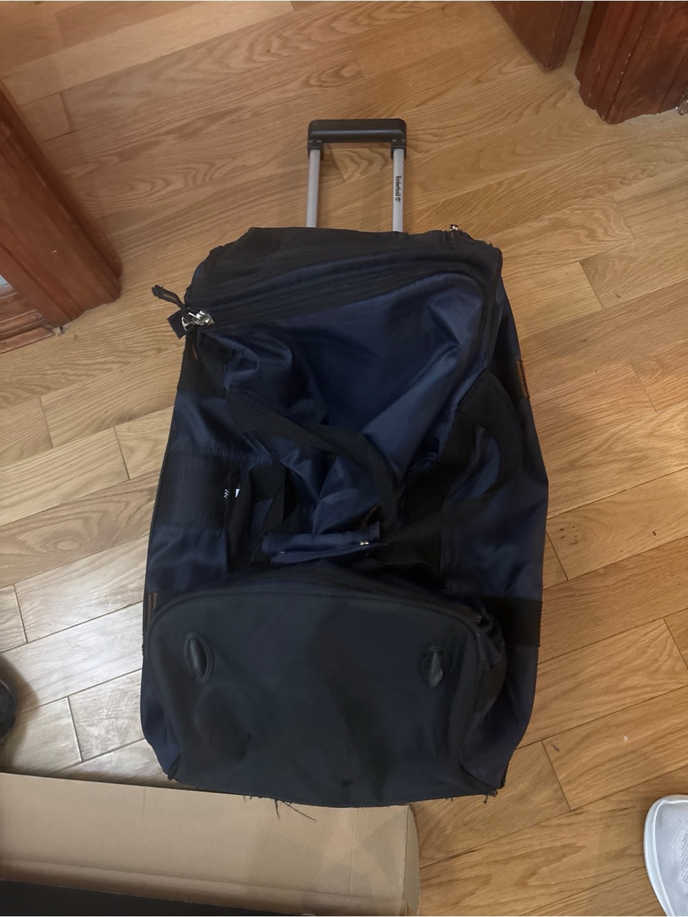 Timberland Navy Blue Rolling Wheeled Duffel Bag Suitcase Luggage